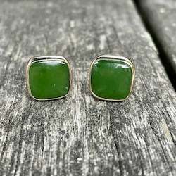New Zealand Pounamu Greenstone: 10mm Pounamu Studs, 9ct gold