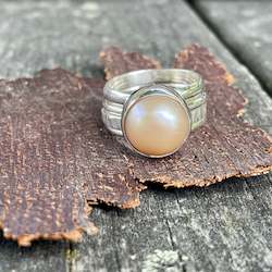 Rings: Apricot Freshwater pearl Unity ring