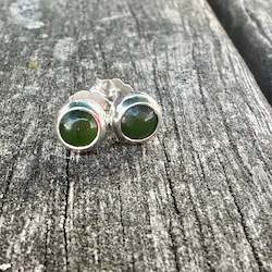 New Zealand Pounamu Greenstone: 5mm New Zealand greenstone studs