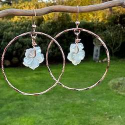 Earrings: Mother of pearl flower earrings