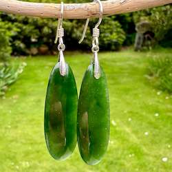 New Zealand Pounamu Greenstone: Dark New Zealand greenstone earrings
