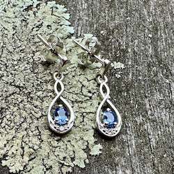 Earrings: Ceylonese sapphire earrings