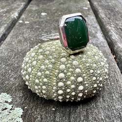 New Zealand Pounamu Greenstone: Sterling silver New Zealand greenstone ring