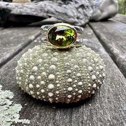 Rings: 3.98ct Peridot ring