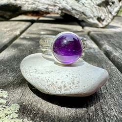 Rings: Amethyst cabachon unity ring