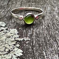 Rings: New Zealand greenstone love ring