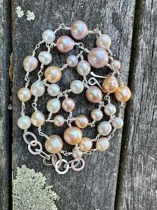 Necklaces: The LOLA necklace