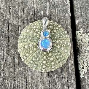 Opal: Ethiopian opal pendant