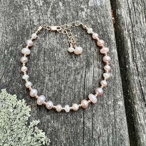 Pearls: Pink freshwater pearl bracelet