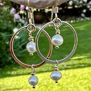 Pearls: White freshwater pearl earrings
