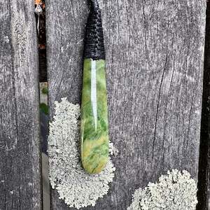 Pounamu New Zealand Taonga: Large Marsden flower roimata