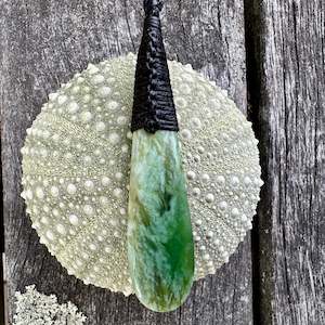 Pounamu New Zealand Taonga: Small Marsden flower roimata