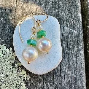 Pearls: Emerald and freshwater pearl earrings