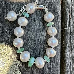 Pearls: Large freshwater pearl and emerald bracelet