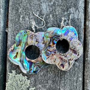 Shop All: Pāua shell flower earrings